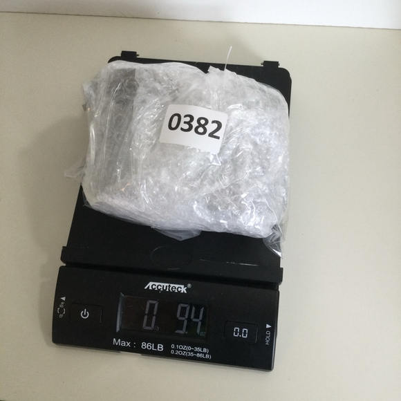 Vintage Salt and Pepper Shakers Clear Glass - Picture 7 of 8